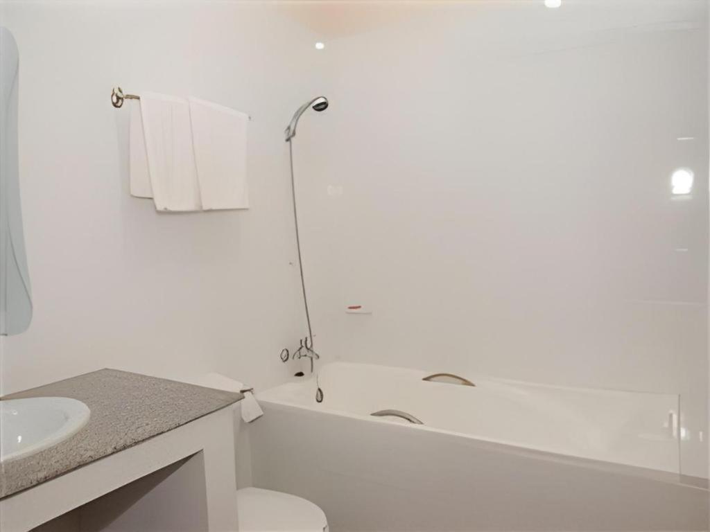 Chaleunehoung Hotel Вьентьян Экстерьер фото